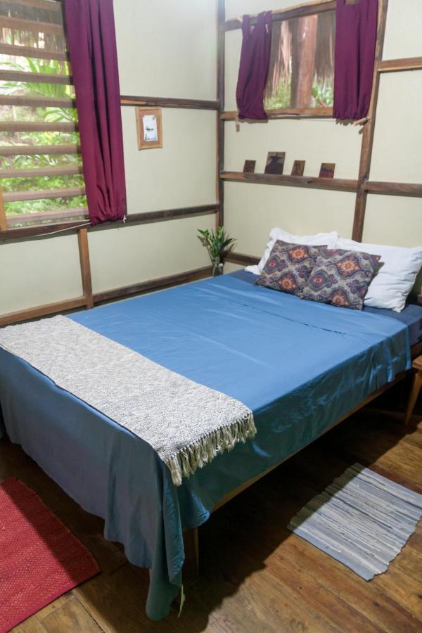 Clandestino Maderas Hostel